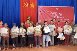 Tổ chức "Tết nhân ái-Xuân Quý Mão 2023" tại xã Bờ Ngoong