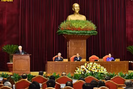 Khuôn cho quyền lực, thước cho xây dựng cán bộ