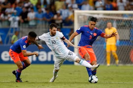 Messi mờ nhạt, Argentina thua thảm Colombia tại Copa America