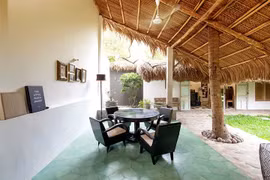 Ngôi nhà truyền thống thiết kế mở, gần gũi thiên nhiên