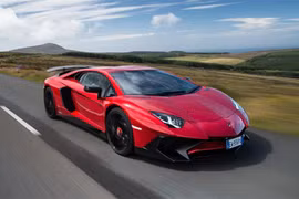 Lamborghini triệu hồi 8 siêu xe vì có thể rơi bánh