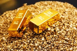 Giá vàng rớt thủng đáy 4 tháng, vì sao nhà đầu tư ồ ạt bán tháo?