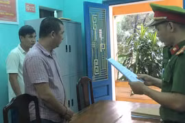 Dùng sổ đỏ giả lừa tiền thật!