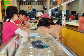 Giá vàng hôm nay 19-11: Chao đảo khi thiếu thông tin hỗ trợ