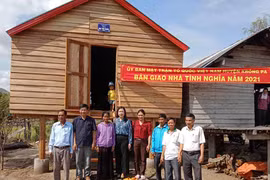 Krông Pa: Bàn giao nhà tình nghĩa cho gia đình chịu ảnh hưởng bão lũ