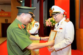 Chánh Văn phòng Bộ Công an Tô Ân Xô được thăng cấp bậc hàm Trung tướng