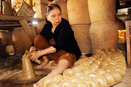 "Phù thủy" làng gốm