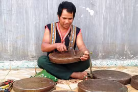 "Giữ lửa" nghề chỉnh chiêng