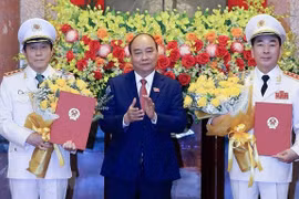 Thăng hàm Thượng tướng với Thứ trưởng Trần Quốc Tỏ, Lương Tam Quang