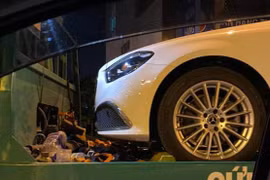 Lộ diện Mercedes E-Class 2021 tại Việt Nam