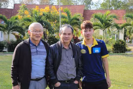 Hà Nội, HAGL tậu Tấn Trường, Anh Đức: bầu Hiển, bầu Đức buộc phải 'ăn xổi'?