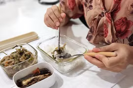 Bữa cơm thời bão giá