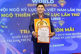 Kỷ lục gia - nhạc sĩ Thiện Hảo xác lập kỷ lục "Sống bằng sáng tạo"