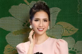 Hoa hậu Phan Thị Mơ thanh lịch, quý phái hóa "Nàng Kate phương Đông"