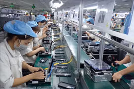 Khơi thông "điểm nghẽn" về thị trường lao động