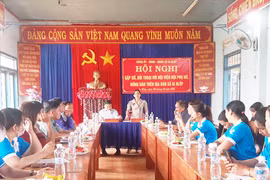 Chư Sê: Gặp gỡ, đối thoại với cán bộ, hội viên phụ nữ và hội viên nông dân