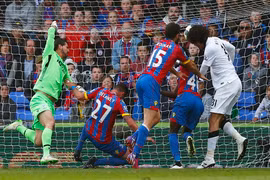 Fellaini giúp Man United giành 3 điểm nhọc nhằn ở Selhurst Park