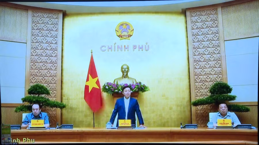 ghi-chu-pho-thu-tuong-chinh-phu-tran-hong-ha-chu-tich-uy-ban-an-toan-giao-thong-quoc-gia-phat-bieu-tai-hn.jpg