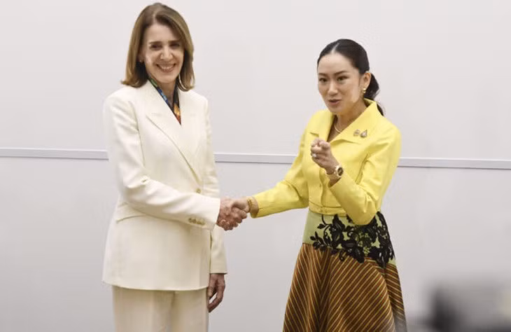 thu-tuong-paetongtarn-shinawatra-phai-chao-don-ba-ruth-porat-chu-tich-kiem-giam-doc-dau-tu-cua-alphabet-va-google-tai-toa-nha-chinh-phu-vao-toi-30-9-anh-khaosod-charoenying-9269.jpg