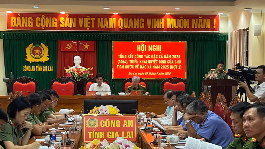 quang-canh-hoi-nghi.jpg