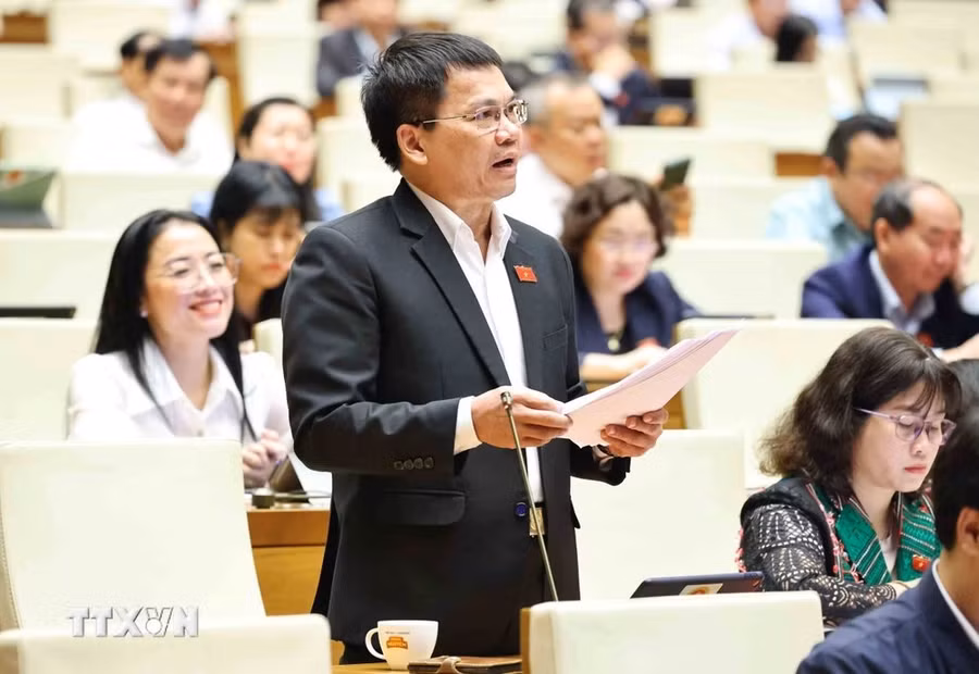 Đại biểu Quốc hội tỉnh Đăk Nông Dương Khắc Mai phát biểu. (Ảnh: Minh Đức/TTXVN)
