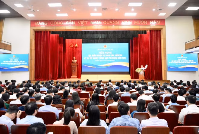 Bộ Giáo dục và Đào tạo tổ chức tập huấn công tác thanh tra, kiểm tra thi Tốt nghiệp Trung học phổ thông cho các địa phương. (Ảnh: PV/Vietnam+)