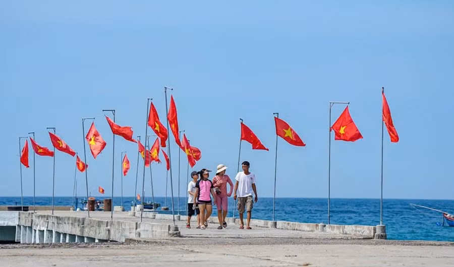 lay1-cau-cang-nhon-chau.jpg