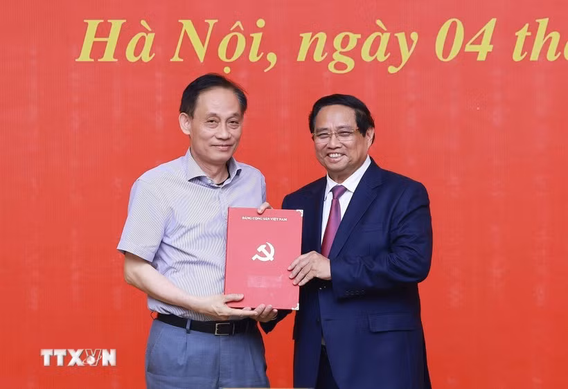 ddthu-tuong-trao-quyet-dinh.jpg