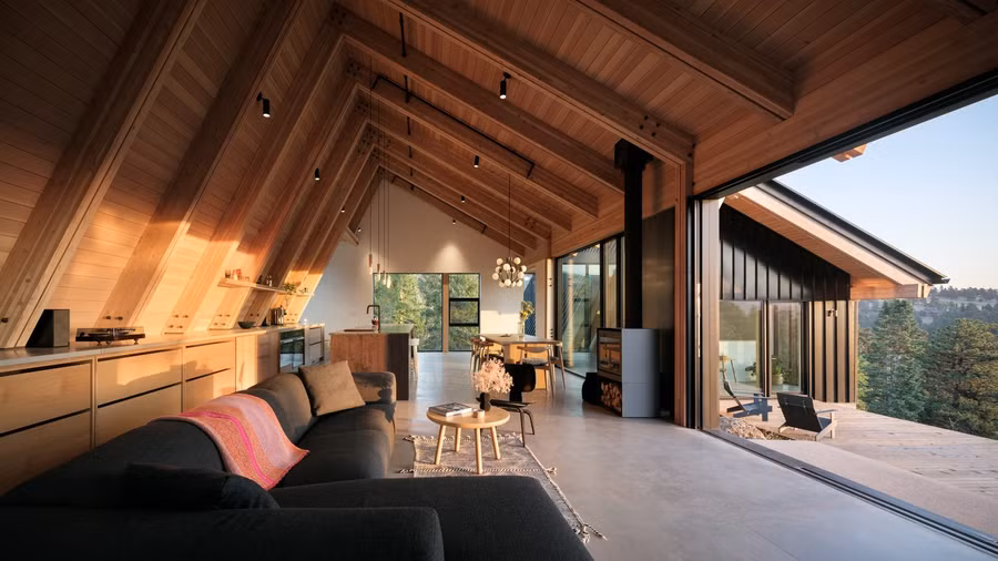 Các cabin được thiết kế riêng biệt với các chức năng riêng như làm việc, sinh hoạt và nghỉ ngơi.