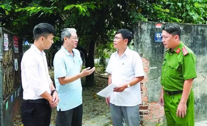 nghe-bi-thu-chi-bo.jpg