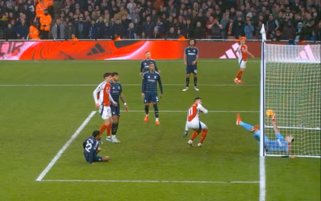 Gabriel Martinelli mở tỉ số cho Arsenal