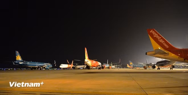 Các hãng hàng không tiếp tục triển khai việc khai thác các chuyến bay đêm dịp Tết Nguyên đán. (Ảnh: Việt Hùng/Vietnam+)