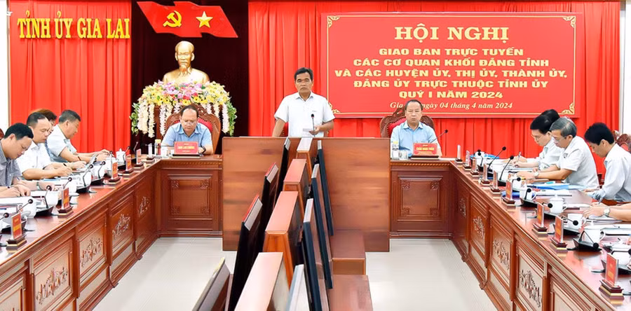xay-dung-doi-ngu-can-bo-dap-ung-yeu-cau-nhiem-vu-2.jpg