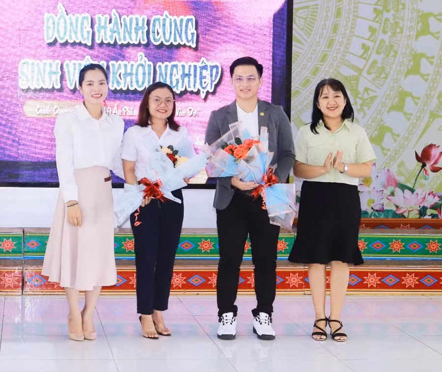 khi-nu-sinh-dan-toc-thieu-so-chu-dong-lua-chon-nghe-nghiep-bg-1494.jpg