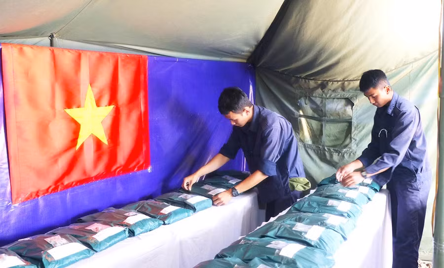 tap-trung-toan-luc-tim-kiem-quy-tap-hai-cot-liet-si-tai-dak-po-bg-9136.jpg