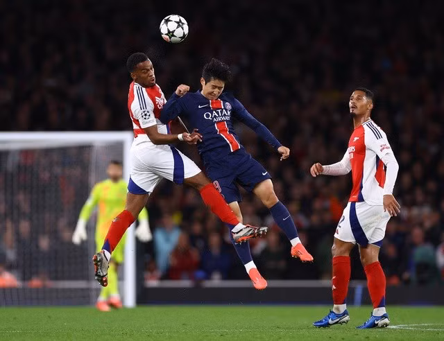 Lee Kang-in và PSG bị đội chủ nhà lấn lướt trong hiệp 1