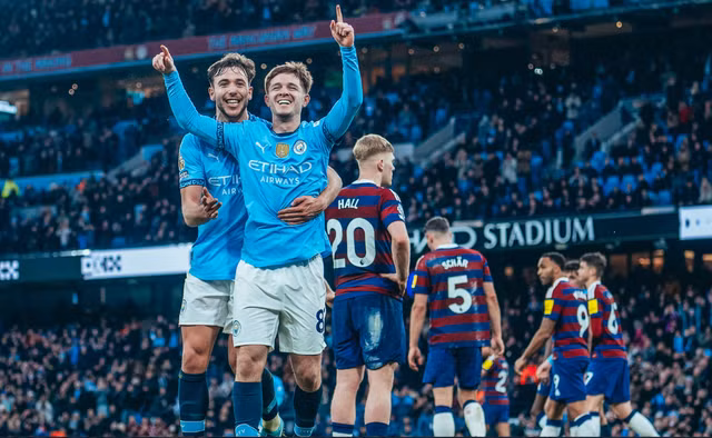 James McAtee ấn định chiến thắng 4-0 cho Man City