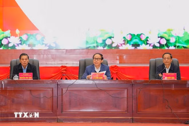 Bí thư Thành ủy Hải Phòng Lê Tiến Châu phát biểu tại Hội nghị Thành ủy Hải Phòng chiều 11/2. (Ảnh: Hoàng Ngọc/TTXVN)