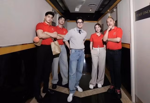 Ngoài Tiệm ăn của quỷ, Võ Tấn Phát còn được khen ngợi duyên dáng khi tham gia Nụ hôn bạc tỷ của Thu Trang