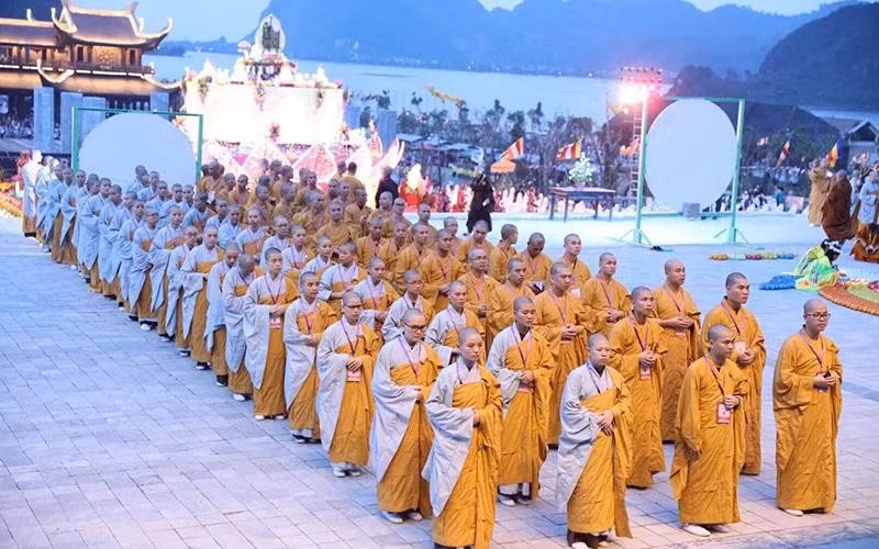 am-muu-loi-dung-van-de-ton-giaodd.jpg