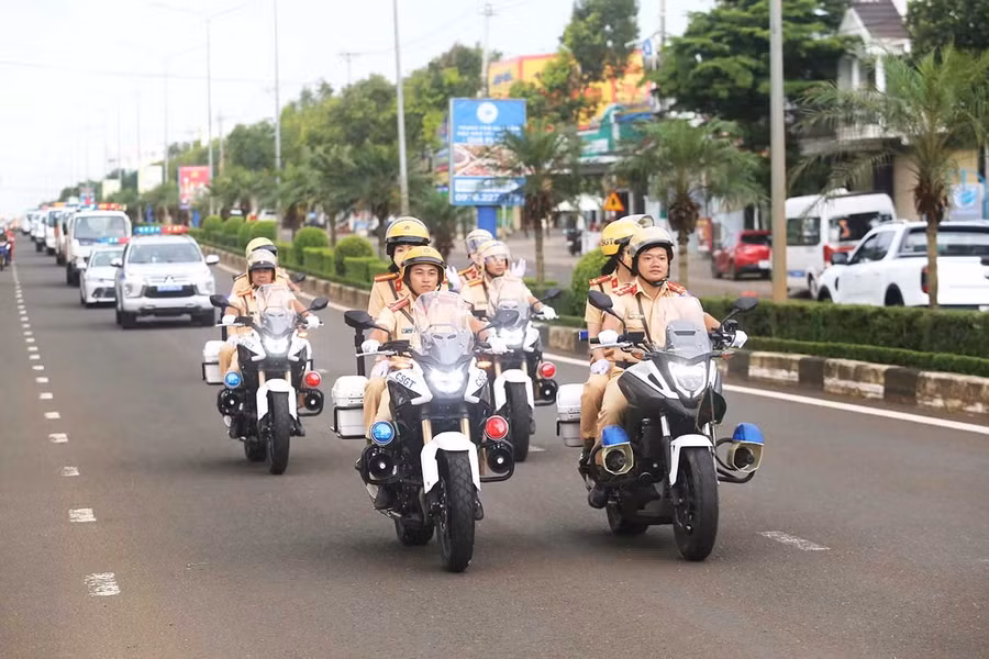 Phòng Cảnh sát giao thông (Công an tỉnh) ra quân đảm bảo an toàn giao thông dịp Tết Nguyên đán Bính Ngọ 2026.