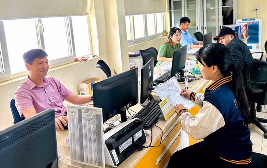 Mỗi CB, CC, VC có một hồ sơ điện tử được gắn mã định danh duy nhất (mã định danh hồ sơ điện tử) phục vụ công tác quản lý, tra cứu trên môi trường điện tử. Ảnh: Hà Duy