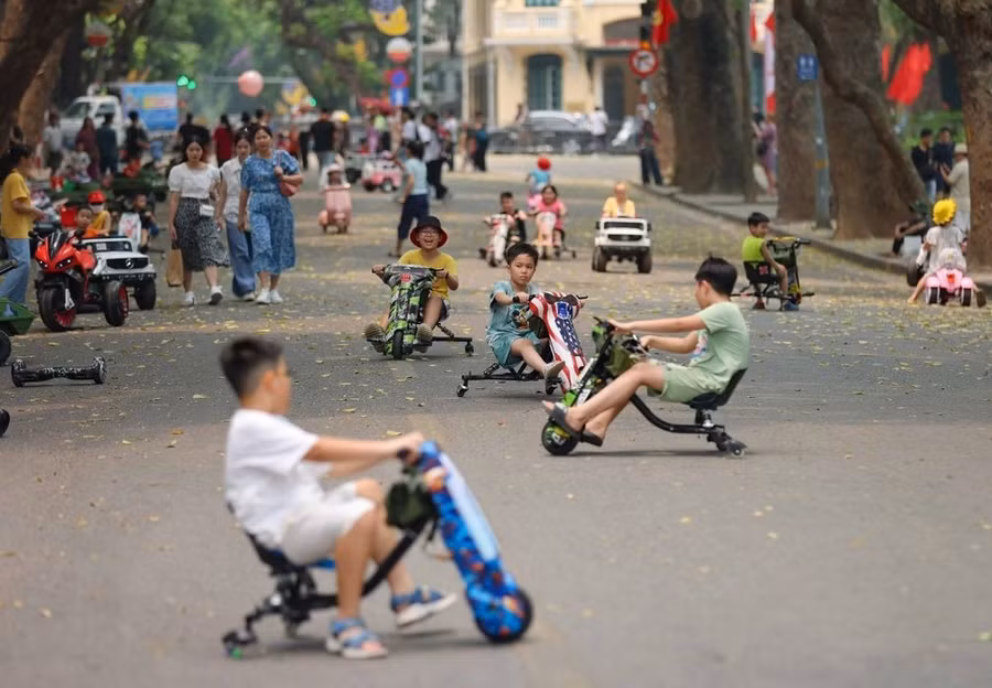 Thủ đô Hà Nội trưa chiều giảm mây trời nắng. (Ảnh: Thanh Tùng/TTXVN)