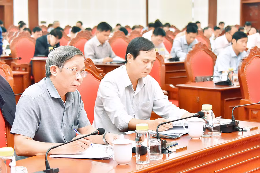 cac-dai-bieu-tham-du-hoi-nghi-lan-thu-17-bch-dang-bo-tinh-mo-rong-6529.jpg
