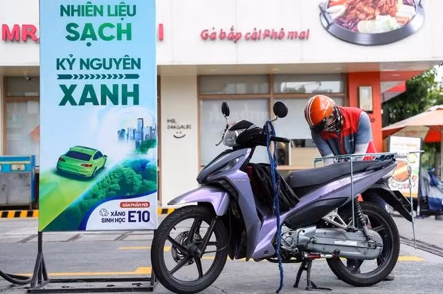 Xăng E10 sẽ được tổ chức bán đại trà từ ngày 15.5 tới. ẢNH: NHẬT THỊNH