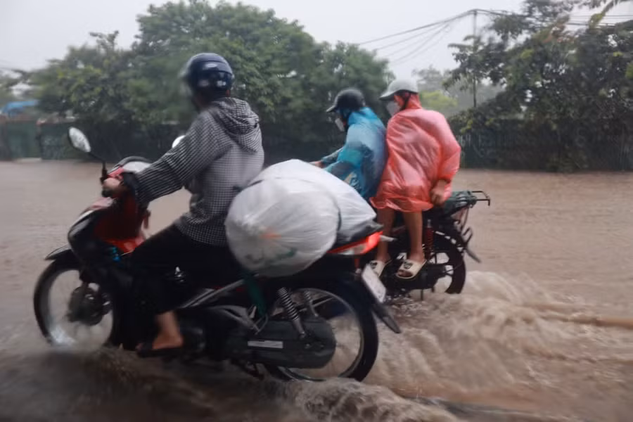 Khu vực Tây Bắc Bộ, vùng núi Đông Bắc Bộ đón mưa dông trong hôm nay.