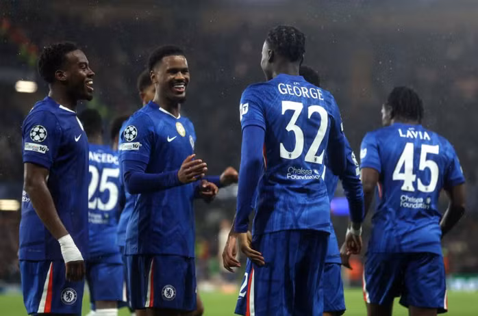 Tyrique George (19 tuổi 260 ngày) ấn định tỉ số 5-1 cho Chelsea
