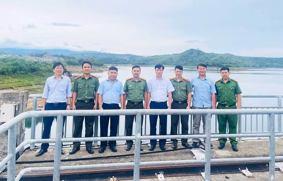 cong-ty-thuy-dien-anh-2.jpg