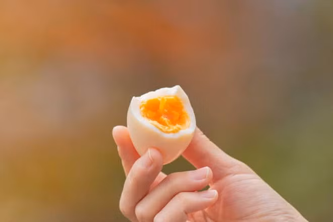 Những rủi ro sức khỏe khi bạn ăn trứng quá nhiều