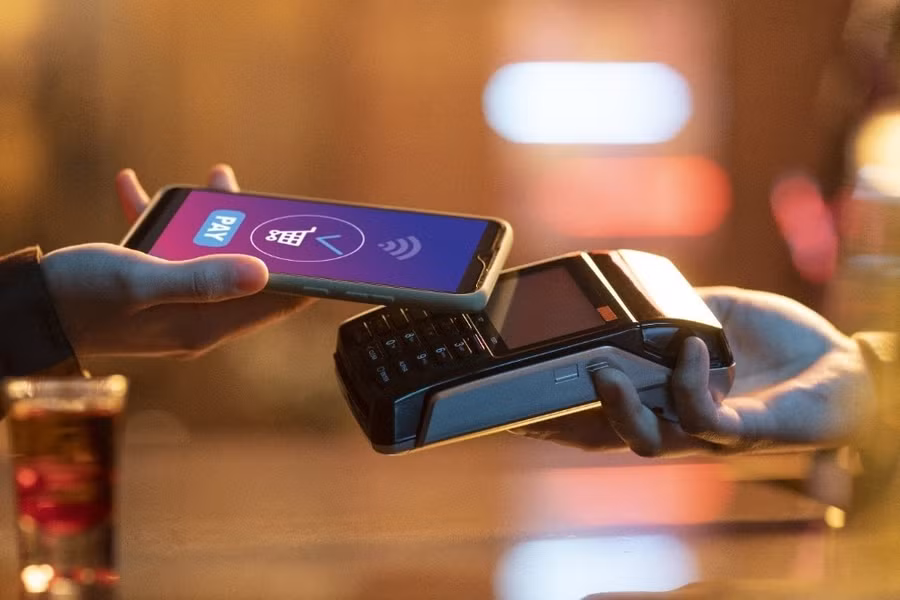Chính thức nâng hạn mức giao dịch ví điện tử cá nhân lên 300 triệu đồng/tháng. Ảnh: internet